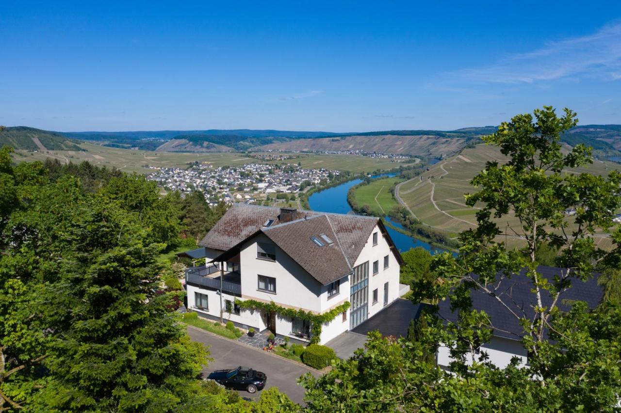 Gastehaus-Weingut Loersch Hotel ไลเวน ภายนอก รูปภาพ