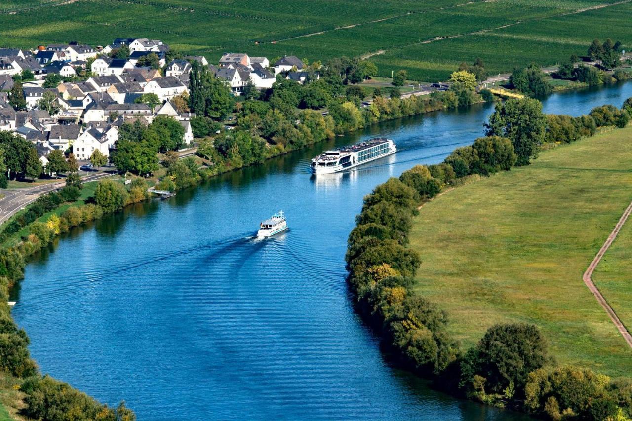 Gastehaus-Weingut Loersch Hotel ไลเวน ภายนอก รูปภาพ